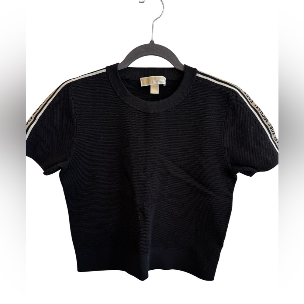 Michael Kors
Logo Tape Textured Knit Short-Sleeve Sweater - Picture 3 of 9